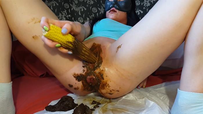 Scat Shop: (Anna Coprofield) - Crappy corn visiting all my holes [FullHD 1080p] (809 MB)