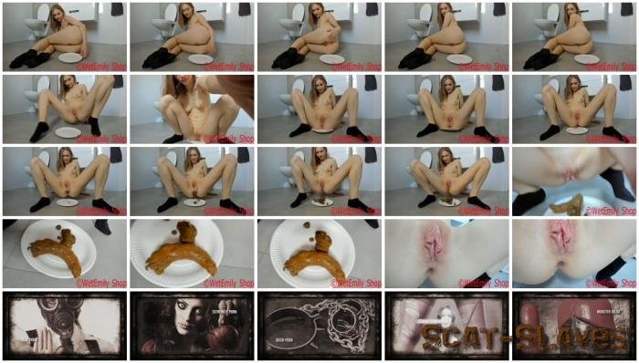 Defecation: (LucyBelle) - Beautiful girl doing shit showing face [FullHD 1080p] (400 MB)