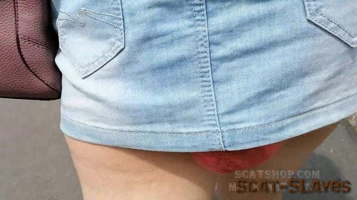 Poop: (ModelNatalya94) - Going to the store, shit in shorts [FullHD 1080p] (656 MB)
