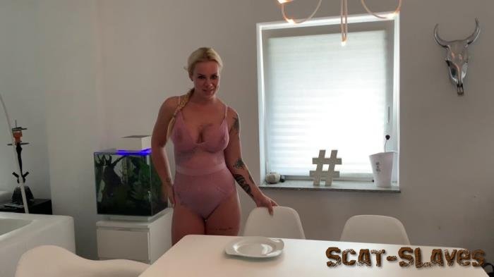 Solo: (SteffiBlond) - Breakfast is ready - I come kack and piss your plate full with Devil Sophie [UltraHD 4K] (486 MB)