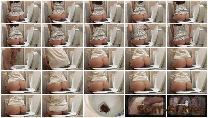 Amateur: (Alicetop) - Young lady on the can [FullHD 1080p] (693 MB)