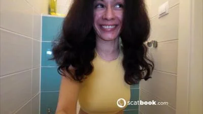 Scatbook: (Stacy Bloom) - Morning poo porcion, licking finger after my butt, licking toilet [UltraHD 4K] (644 MB)
