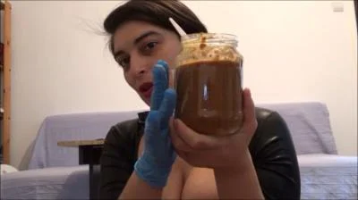 Scatshop.com: (Mistress Roberta) - Full Jar Breakfast [SD] (229 MB)
