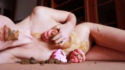 Scatting: (Sabrina Dacos) - Pinkapoo [FullHD 1080p] (137 MB)