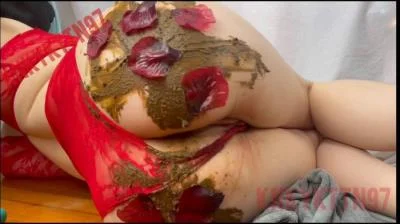 Defecation: (KnkyKttn97) - Red Flowers And Brown Poop [HD 720p] (798 MB)