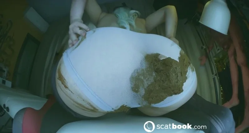 Scatbook: (SweetBettyParlour) - Stuffed Ghost x Panic Diarrhea [HD 720p] (91.37 MB)