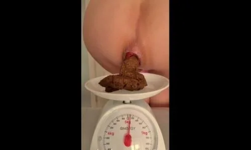 Scatbook: (Scatlina) - High speed shit eating [HD 720p] (128.38 MB)