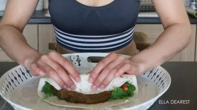 Scatbook.com: (Ella Dearest aka Efro Ella) - Wrap Prep [HD 720p] (27.6 MB)