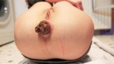 Filthygrid.com: (Mia Skye aka MiaRoxxx) - Bathroom Pooping At Night [HD 720p] (8.42 MB) Scat-Slaves.net