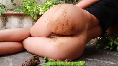 Scatting: (Sabrina Dacos) - Jurassic Poop [FullHD 1080p] (226 MB) Scat-Slaves.net