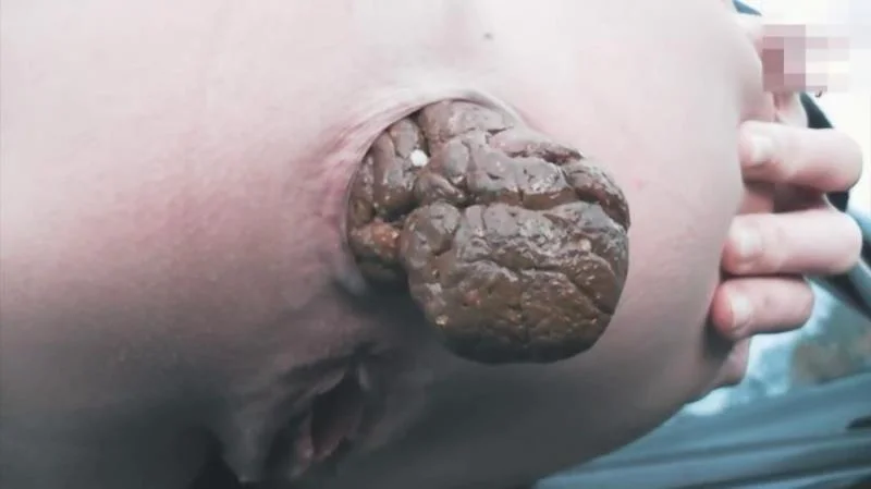 Filthygrid.com: (Mia Skye aka MiaRoxxx) - Car Piss And Shit [HD 720p] (16.5 MB)