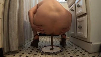 Laylaleescat.com: (Layla Lee) - High Heels Painted Nails [FullHD 1080p] (562 MB) Scat-Slaves.net