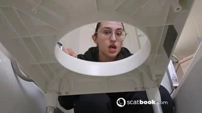 Scatbook.com: (Miss Lith) - Shitting 01 [HD 720p] (58.4 MB)