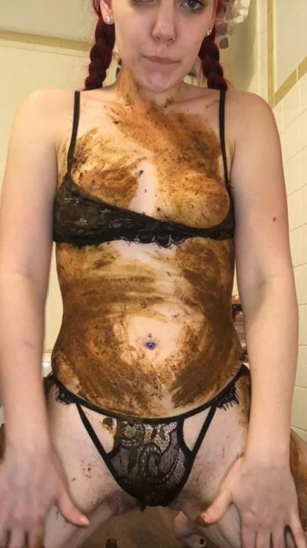 Scatshop: (Scatqueen420) - Thanksgiving Dinner Shit [SD] (301 MB)