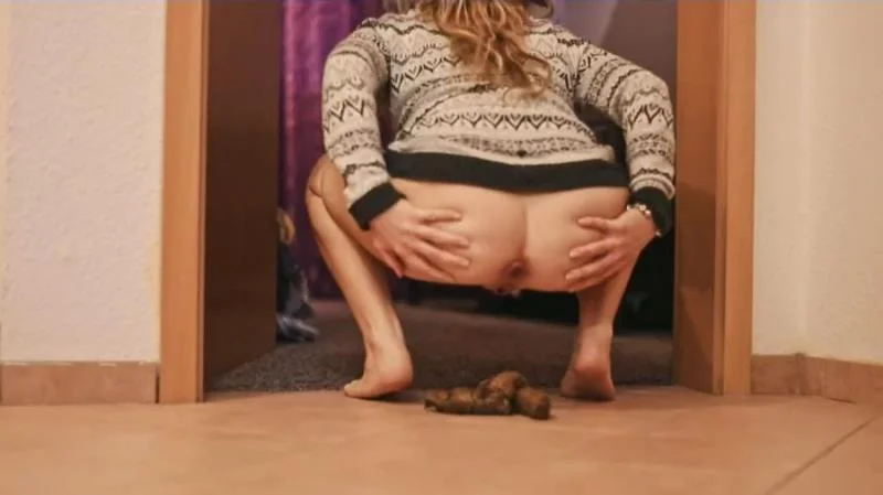 Filthygrid.com: (Mia Skye aka MiaRoxxx) - Going To Bed [HD 720p] (11.2 MB)