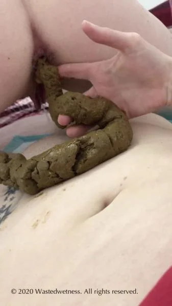 Scatshop.com: (Wastedwetness) - Lesbian Scat – Huge Shit On Me [FullHD 1080p] (36.3 MB) – Scat-Slaves poster