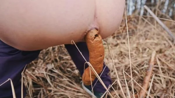 Filthygrid.com: (Mia Skye aka MiaRoxxx) - Long Outdoor Snake [HD 720p] (25.2 MB) – Scat-Slaves poster