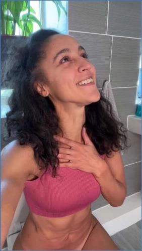 Ella Dearest in The Loudest Plops - FullHD 1080p Pissing and Femdom Scene