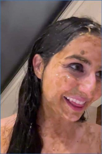 Annas erste Scat-Szene und Kaitlyn Katsaros Puking-Action in UltraHD 2K