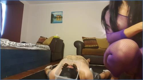 Kaviar și frișcă cu zmeură cu Mistress Antonella - Scenă de Toilet Slave și Pegging – Scat-Slaves poster