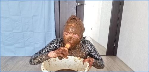 Download Abendessen in einem verlassenen Restaurant mit Scatlina – 17 Ladungen FullHD 1080p Scat-Slaves.net