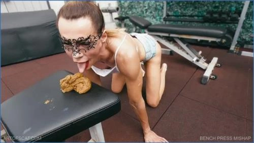 Intensives Bankdrücken-Malheur mit Lena: Scat und Erbrochenes im FullHD-Video aus Deutschland!