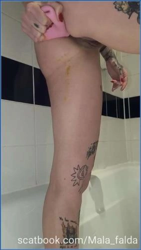 Acción extrema de foodplay y vómito protagonizada por Malafalda en Shower-darkfans – Scat-Slaves poster