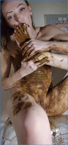 Dreckige Gespräche und nackte Zehen - Mycelium Mother in UltraHD 2K mit Spucken und Kotzen