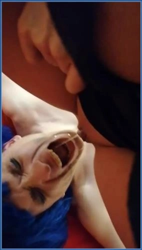 ג'רדנה בשירותים קקי פמדום - 00:02:53