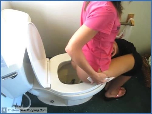 Download Kylie Thread – Real Bathroom Pooping Session SiteRip in HD (00:12:54)