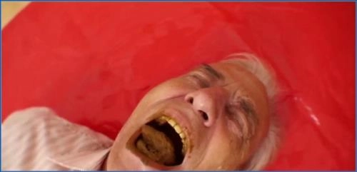 Miss Flowers - Gastfreundlich P1 HD 720p mit Lady Amy und Lady Atropa - Erbrochenes auf Scatqueens-Berlin