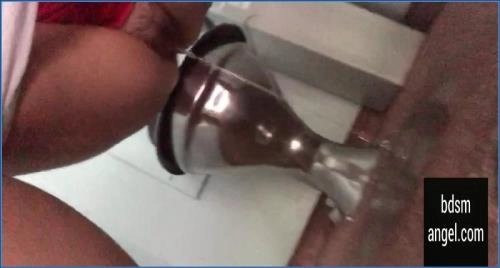 Download Goddess Angel - Public Pee on Concrete Floor Scat-Slaves.net