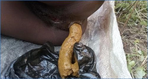 Ebony MONSTER turd FullHD 1080p Watch Pinky Prada, Ebony Princess in Group, Hairy Scenes - Scat-Shop.com – Scat-Slaves poster