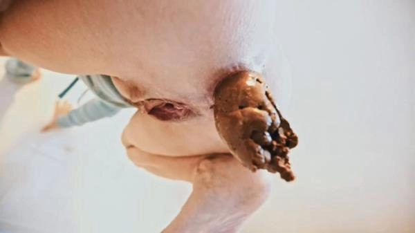 Filthygrid.com: (Mia Skye aka MiaRoxxx) - In Love With This [HD 720p] (18.0 MB)