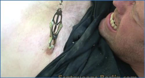 Download Lady Amy, Lady Atropa - Toilette am See HD 720p Scat-Slaves.net