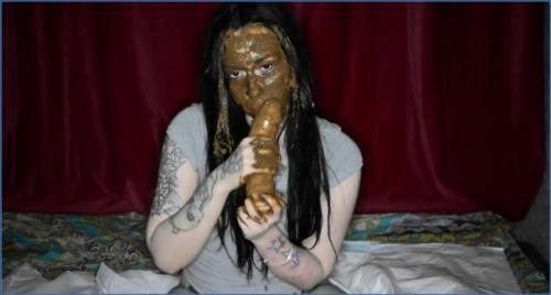 Dirty Betty - Food Play with Dildo and Face 1080p FullHD