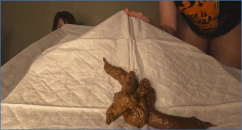 Jan - какает вместе в туалете FullHD 1080p