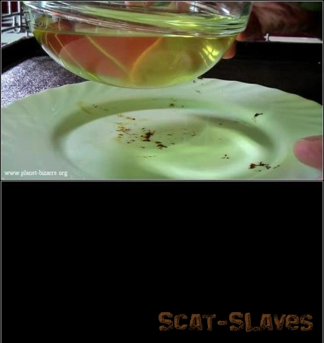 Lady Melissa, Lady Crocodile und Lady Sandra - Madame Jeannette Bizarre - Kotesserin im Käfig, Enema- und Spuck-Szenen von MistressGaia. – Scat-Slaves poster