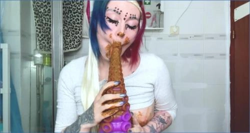 Der Tentakel ist mit Scheiße beschmiert UltraHD 4K Dirty Betty - Der Tentakel ist mit Scheiße beschmiert in Amateur, russische Aktion auf Scat-Shop.com. – Scat-Slaves poster