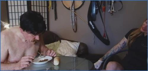 Lady Amy & Lady Atropa - Scatqueens-Berlin Fetisch Video 296 MB – Scat-Slaves poster