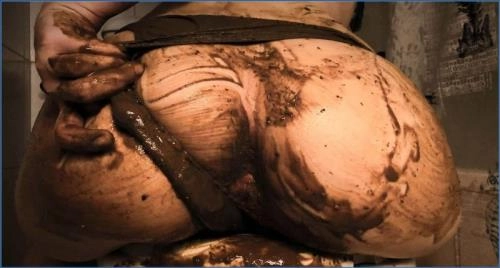 Erstaunliche stinkende flüssige Höschenkacke FullHD 1080p DirtyBetty - Flüssige Kot Aktionen und Pissen auf Scat-Shop.com – Scat-Slaves poster