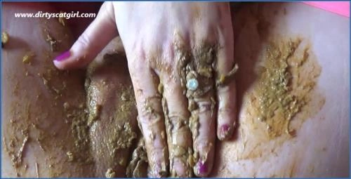 Victoria v Růžovém: Pissing a Pítí Akce v HD 720p – Scat-Slaves poster