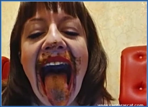 Santara - Vieze secretaresse wc scènes