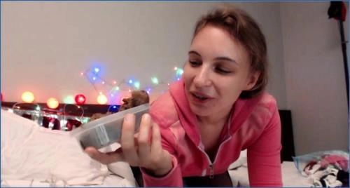 Mein Geheimnisvoller Liebhaber in China: Pissen und Pantypoop Action mit LittleMissKinky in FullHD 1080p auf Scat-Shop.com