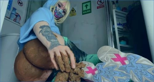 Dreifaches Kacken von Dirty Betty in UltraHD 4K - Amateur Scat-Video auf Scat-Shop.com – Scat-Slaves poster