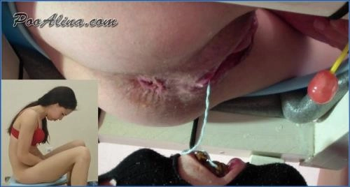 Alina zeigt Scat und Piss: Chupa Chups und Toilettensklave in HD 720p
