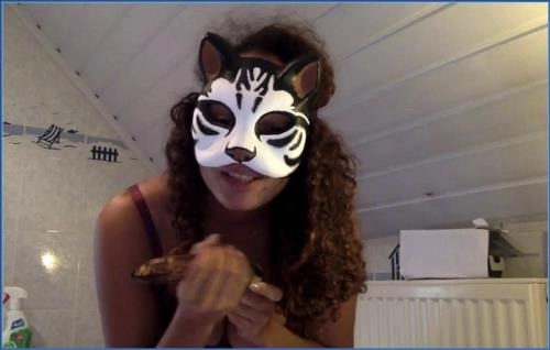 KinkyCat Solo Piss Video Streamen oder Herunterladen in Belgien – Scat-Slaves poster