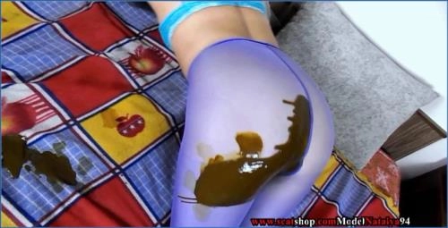 **Алина + жидкий понос в цветных колготках**