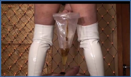 Extremfamily 12: LovePoop dominiert das Schluckmaul-Special mit Erbrechen und Analspiel – Scat-Slaves poster