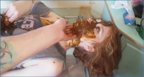 Jelena Scat und Pipi Amateur FullHD 1080p Teil 1 – Scat-Slaves poster